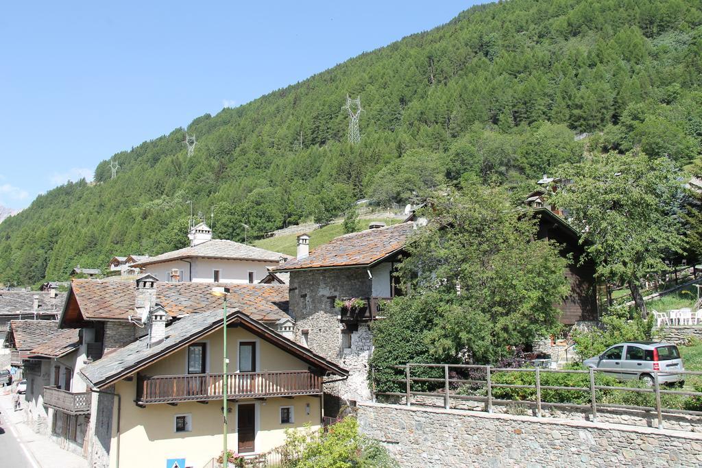 Mont Velan Chambres & Restaurant Saint-Oyen Exterior foto